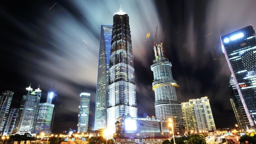 Die Skyline Pudong bei Nacht.